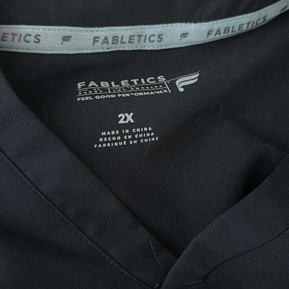Fabletics 2x Scrub Top - Picture 4 of 4